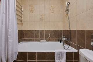 Гостиница Гринн Орёл Номер стандарт с 1 двуспальной кроватью-5