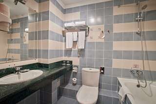 Гостиница Гринн Орёл Номер стандарт с 1 двуспальной кроватью-4