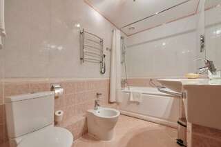 Гостиница Гринн Орёл Сюит-8