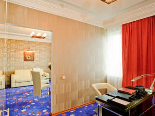 Гостиница Гринн Орёл Сюит-6